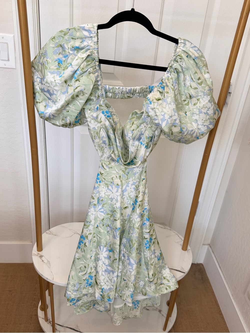 ASTR Elegant Puff-Sleeve Floral Midi Dress - Light Green